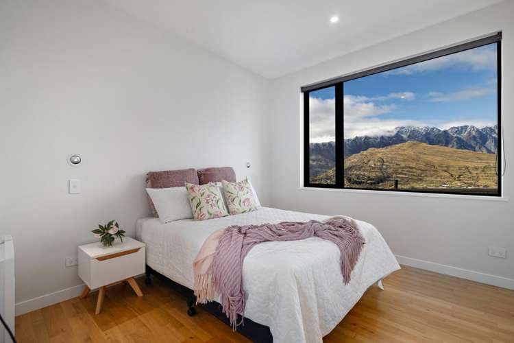 5 Lancewood Lane Queenstown Hill_16