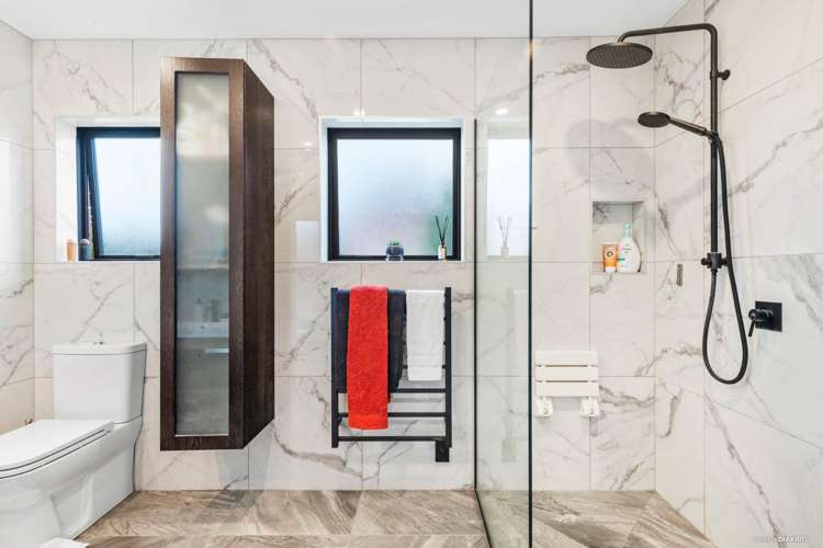 2/288 Queen Street Pukekohe_13