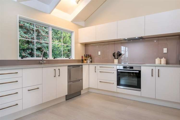 49 Lloyd Drive Wainui_15