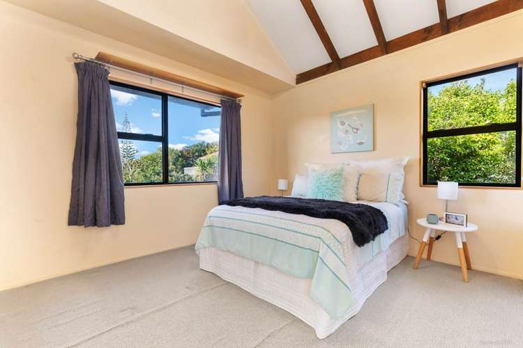 2/36 Regency Place Sunnynook_8