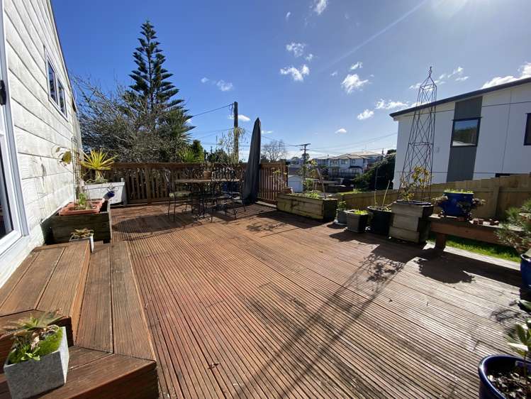 1 Pomelo Road Te Atatu South_10