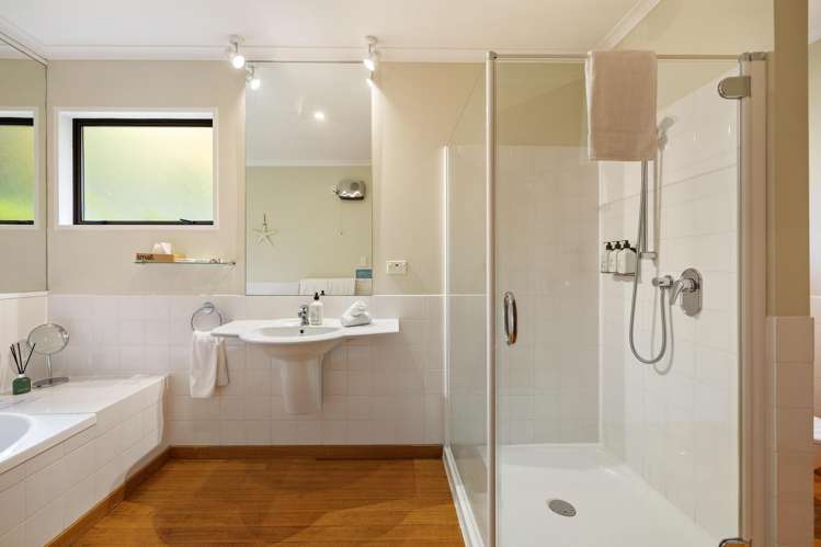 28 Evergreen Place Sunshine Bay_36