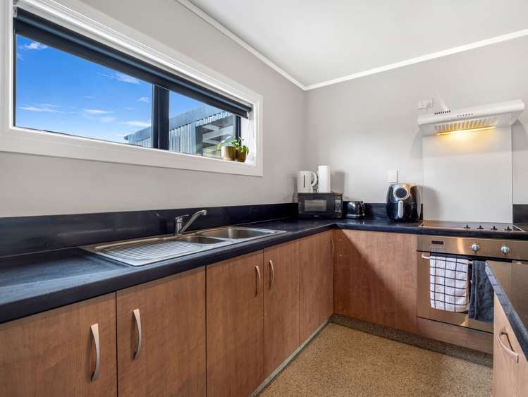 6 Roger street Pukehangi_19