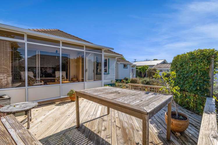 125 Seaview Road Westown_23