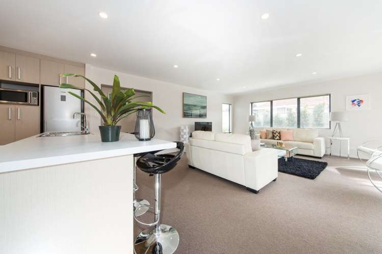 8a Coral Crescent Panmure_10