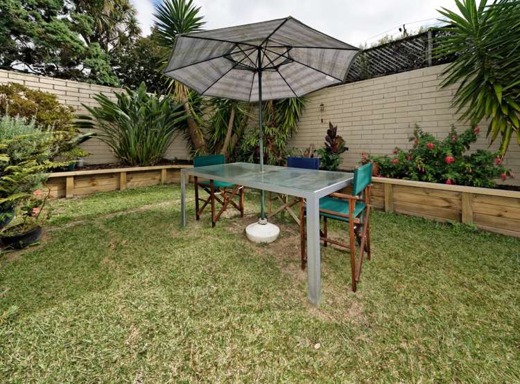 208 Golf Road Titirangi_13