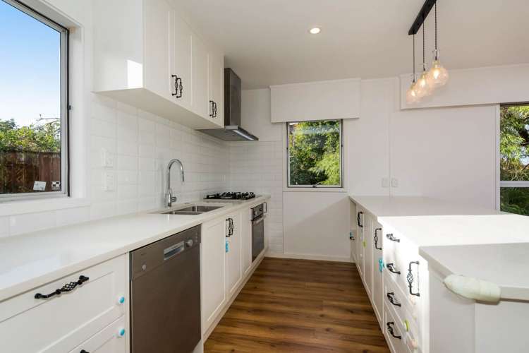 16 Valley Road Northcote_5