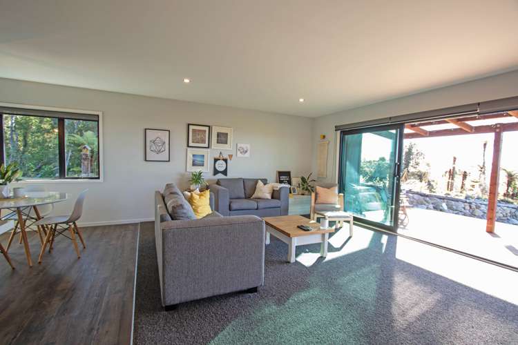 10 Little Paddock Hokitika_6