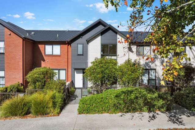 PARKSIDE IN WAIATA SHORES!