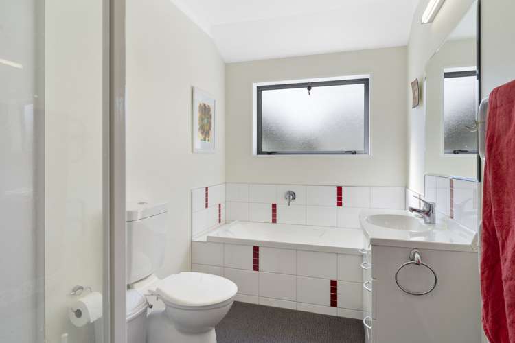 9 Byron Brown Place Otaki Beach_9