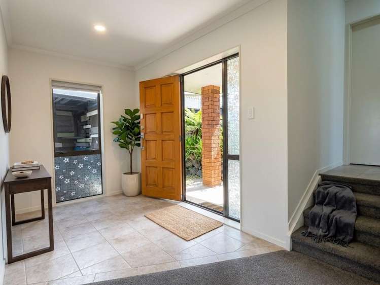 81 Royal Road Massey_5