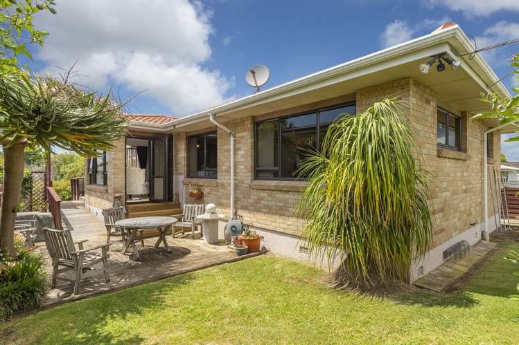 6 Woods Avenue Matua_5