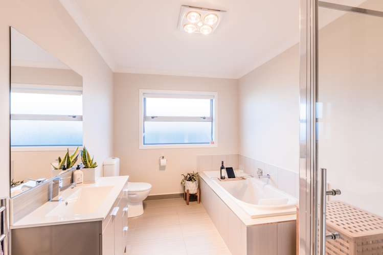 35 Simpson Crescent Raumati Beach_12