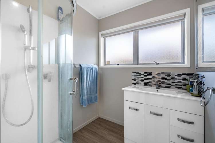 167 Mahia Road Wattle Downs_8