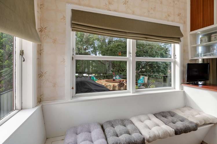 67 Beach Road Mellons Bay_14