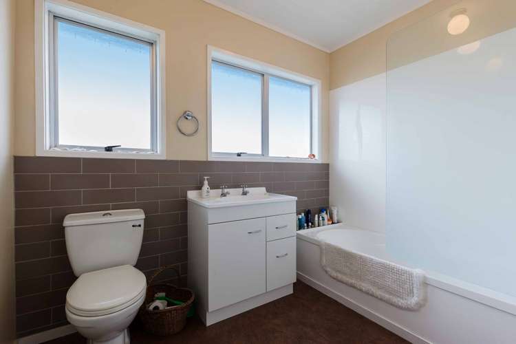 2/33 Tawhiri Road One Tree Hill_13