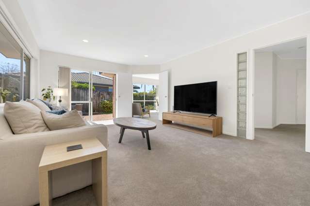 2/248 Botany Road Botany Downs_4