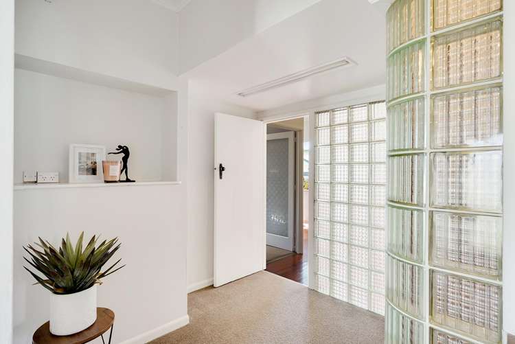 64 Galloway Street Hamilton East_12