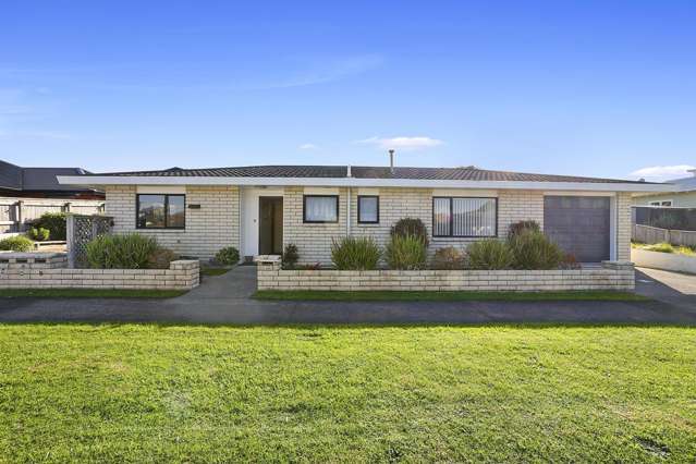 Solid, Sunny & Super Easy - 3-Bedroom Townhouse