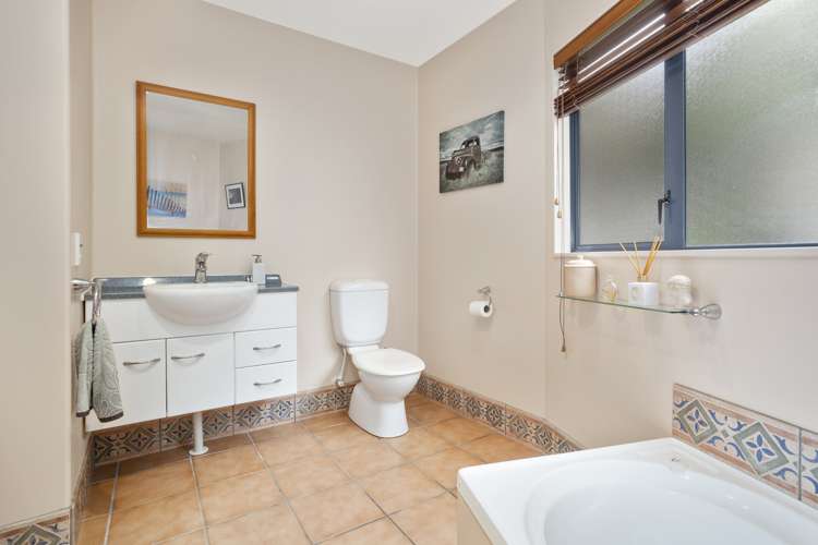 157 Eskdale Road Papakowhai_12