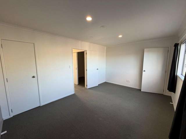 4/60 Parton Road 1131_4