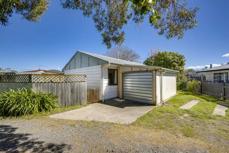 1100A Cunningham Crescent Mayfair_14