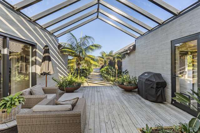 EXCLUSIVE COASTAL LIFESTYLE, INCREDIBLE OUTLOOK