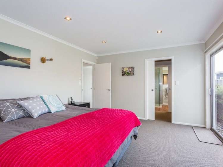 1 Cape Place Poraiti_10