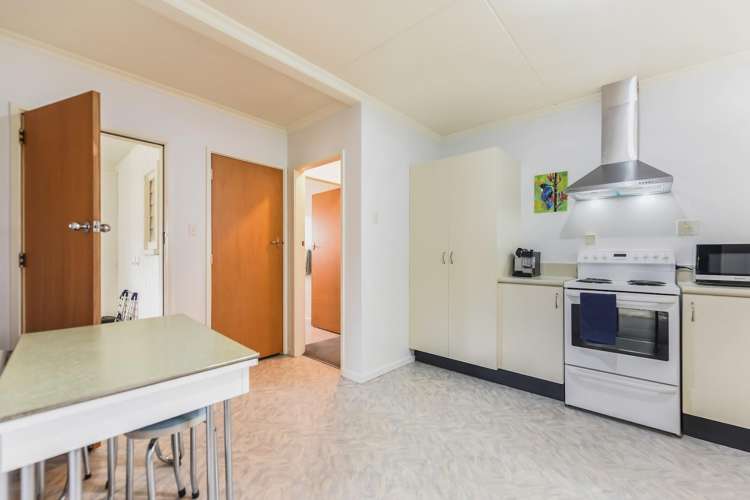 2 Willow Avenue Stoke_6