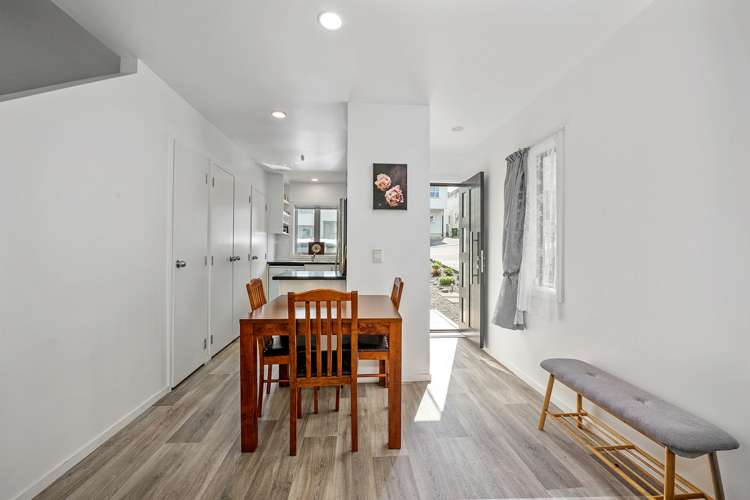 2/4 John Jennings Drive Oteha_8