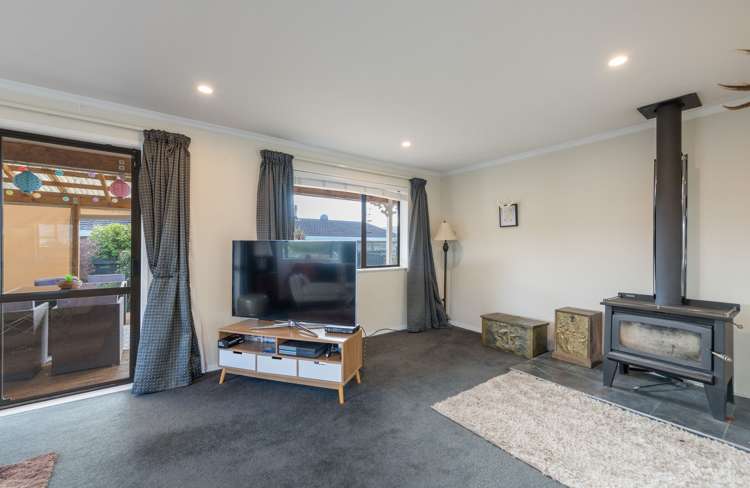 50 Farnham Drive Richmond_9