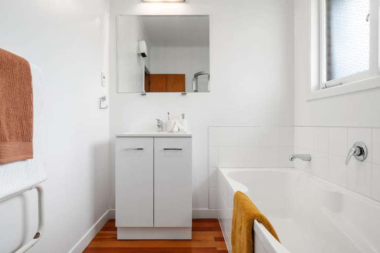 70 Flynn Road Hillcrest_13