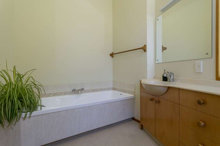 15 Cherry Lane Acacia Bay_17