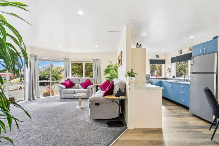 19 Ridgeway Drive Te Kamo_7