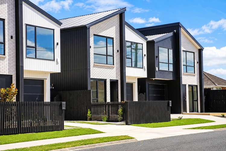 2/2 Halswell Street Mangere East_15