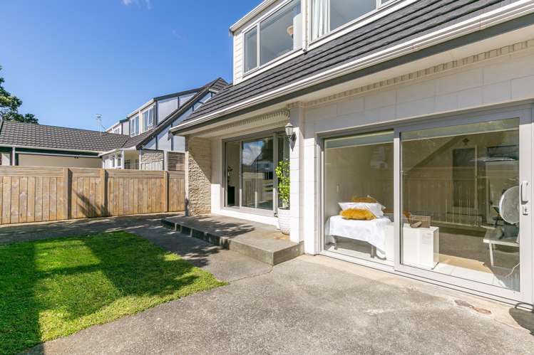 44 Akaroa Drive Maupuia_13