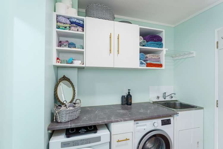 2/290b Main Highway Otaki_19