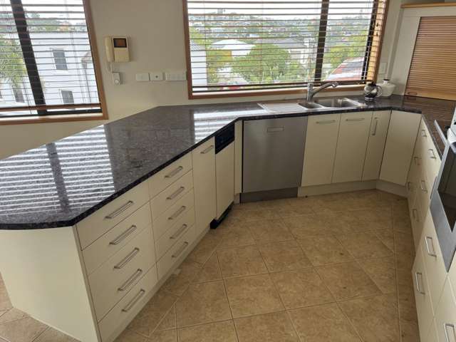 C/32 Devore Street Saint Heliers_3