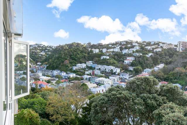 3B/20 Maarama Crescent Aro Valley_1