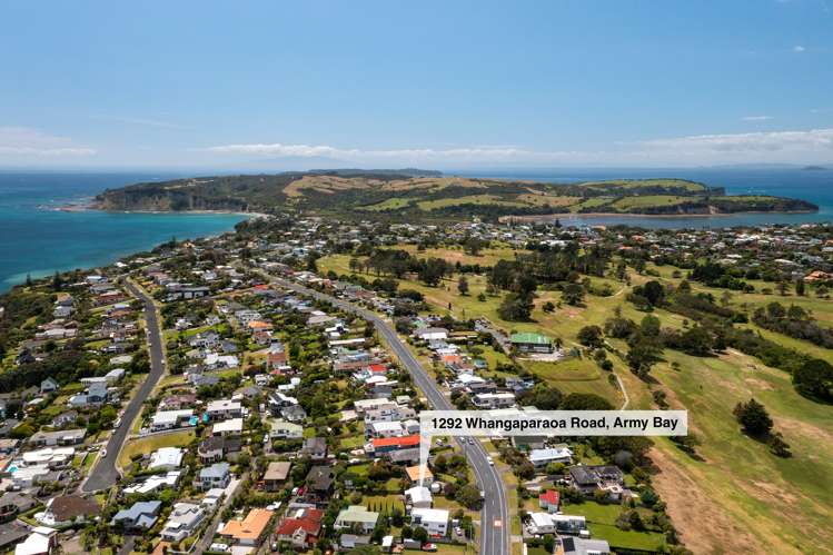 1292 Whangaparaoa Road Army Bay_22
