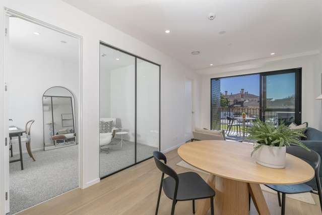 2a Te Ara Taurapa, Pt Chevalier, Auckland 1022 Point Chevalier_2