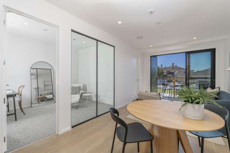2a Te Ara Taurapa, Pt Chevalier, Auckland 1022 Point Chevalier_1