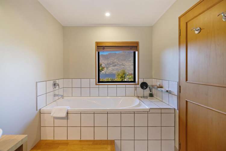 28 Evergreen Place Sunshine Bay_27