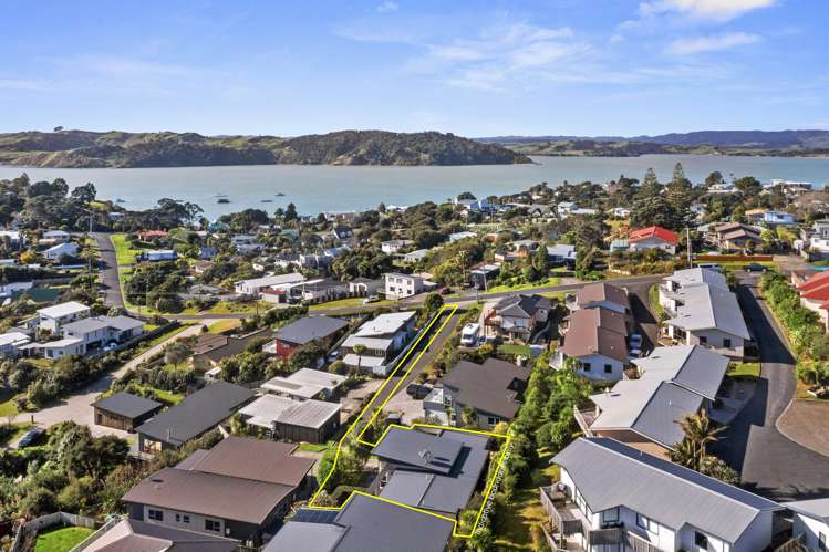 23d Violet Street Raglan_21