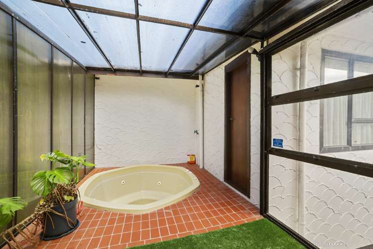 208 Pembroke Road Wilton_12