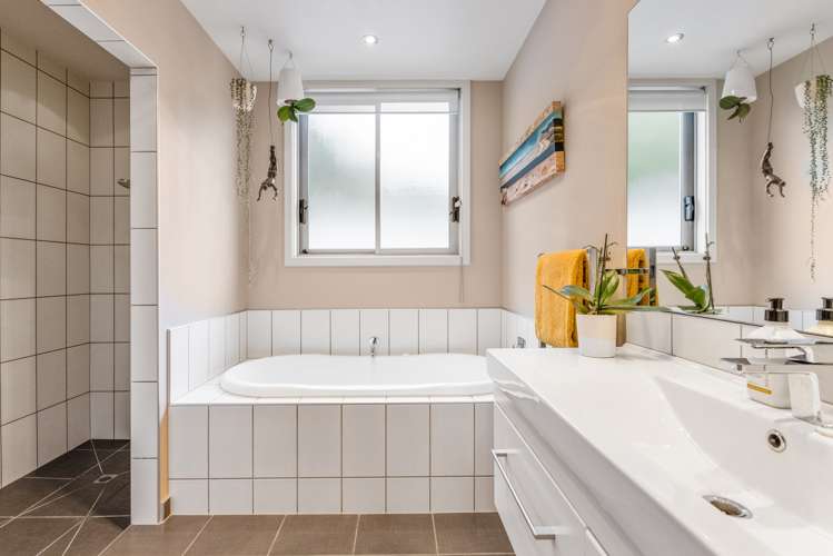 92 Kent Terrace Taradale_8