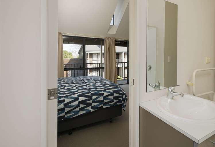 7 Rochdale Way Stoke_10