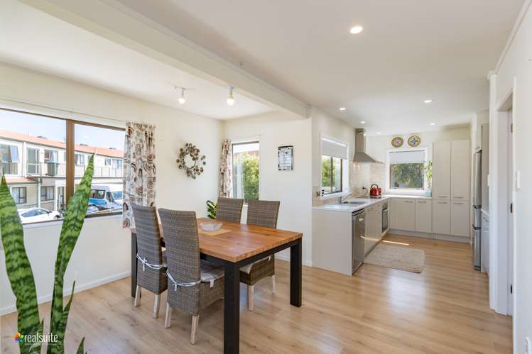 18 Langwell Place Papakowhai_4