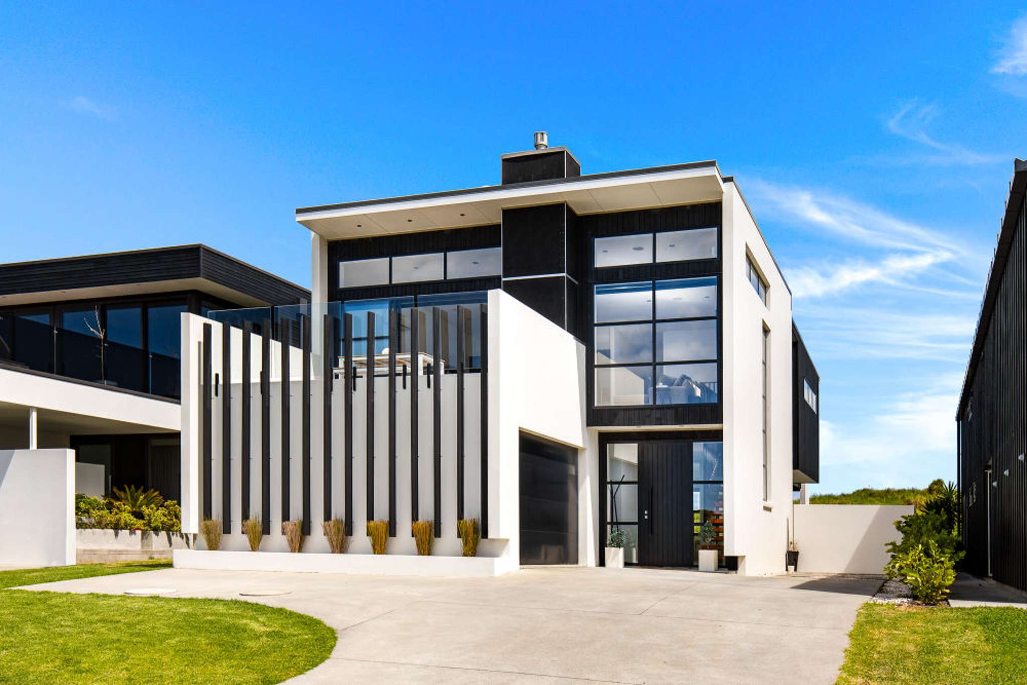 Perfection to a tee: Omaha house that overlooks the fairways