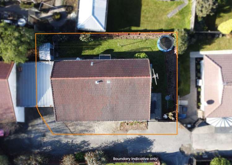 1/40B Chipping Lane Redwood_12